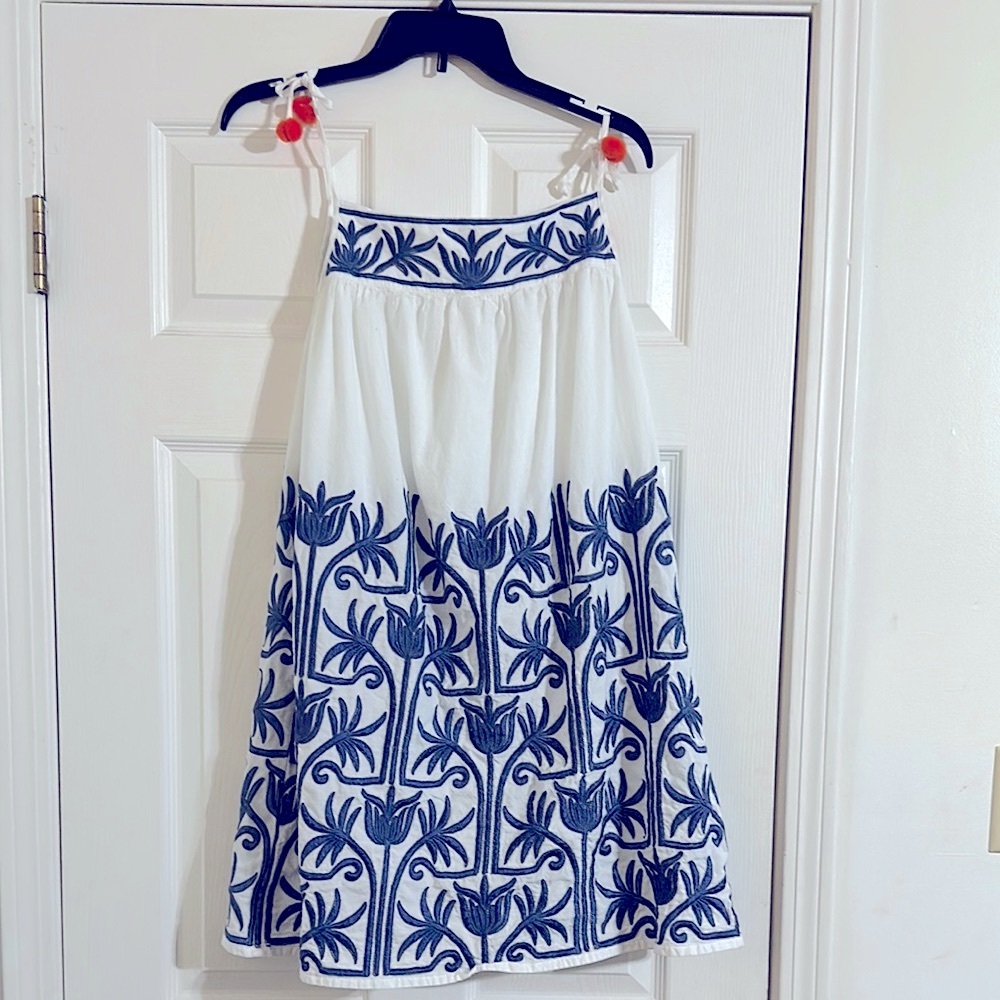 White Smocked A-Line Midi Dress for Resort Wear - Picture 2 of 4